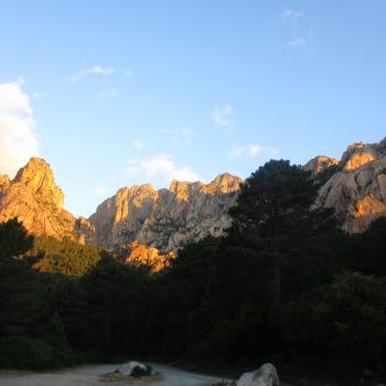 Lumières du levant sur les aiguilles de Bavella